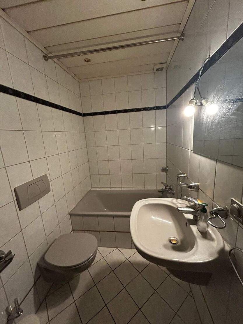 Zentrale 3-Zimmer-Wohlfühlwohnung mit Balkon & Einbauküche - ideal für Paare oder WG 3 zimmer