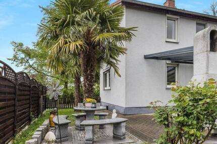 Zauberhaftes 3-Zi.Stadthaus mit einem traumhaften Garten und perfekter Raumaufteilung-Erbpacht