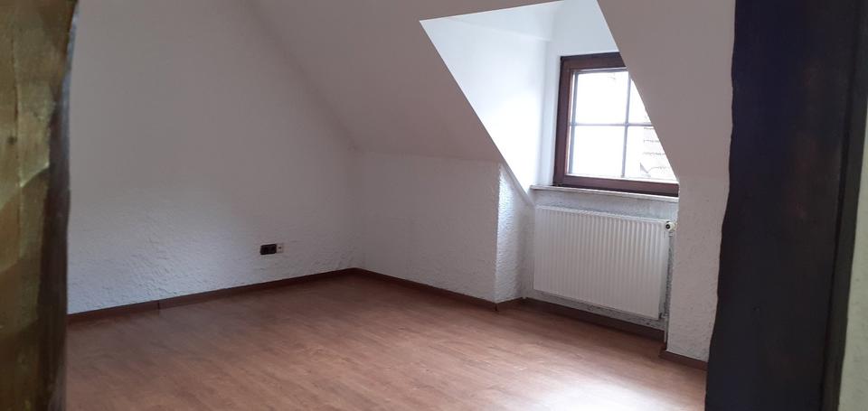 Dachgeschoßwohnung Mainz Bretzenheim - 3 Zimmer, 70 m&sup2;, 850&euro; | Angebot:26211533