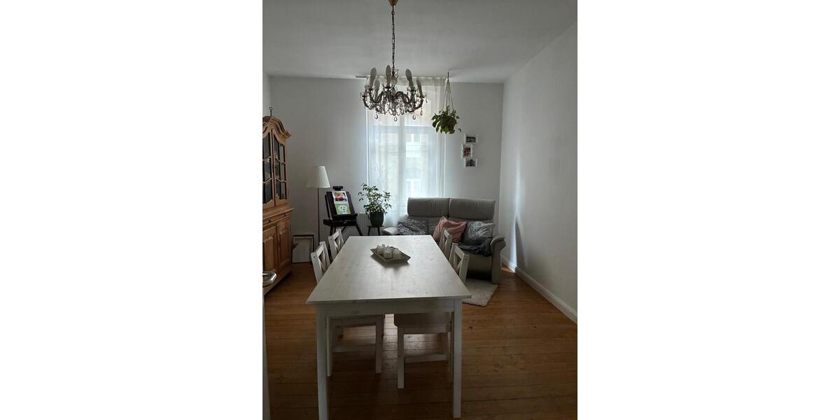 Etagenwohnung Wiesbaden Biebrich - 4 Zimmer, 90 m&sup2;, 1.250&euro; | Angebot:25512371