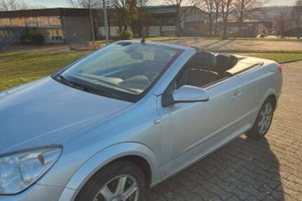 Opel Astra 180.000 km 3.399 € Selters 65618