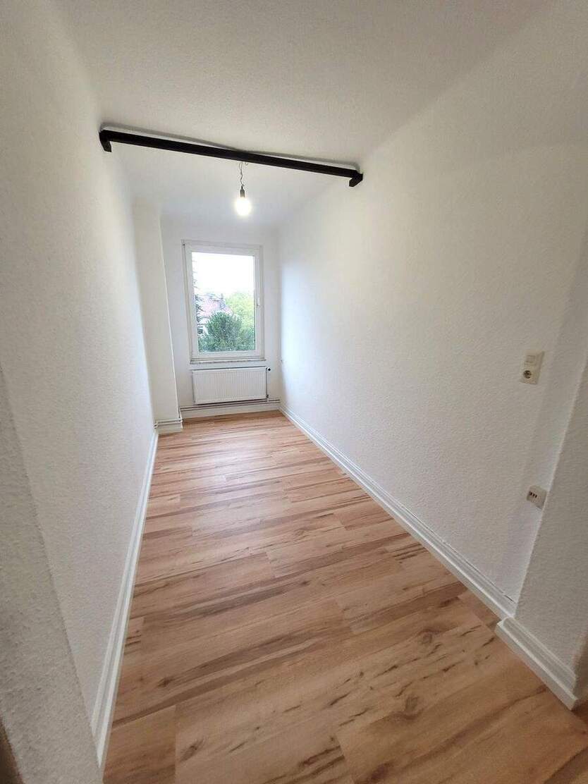 frisch renoviert, große helle Wohnung in Mainzer Altbau 4 zimmer