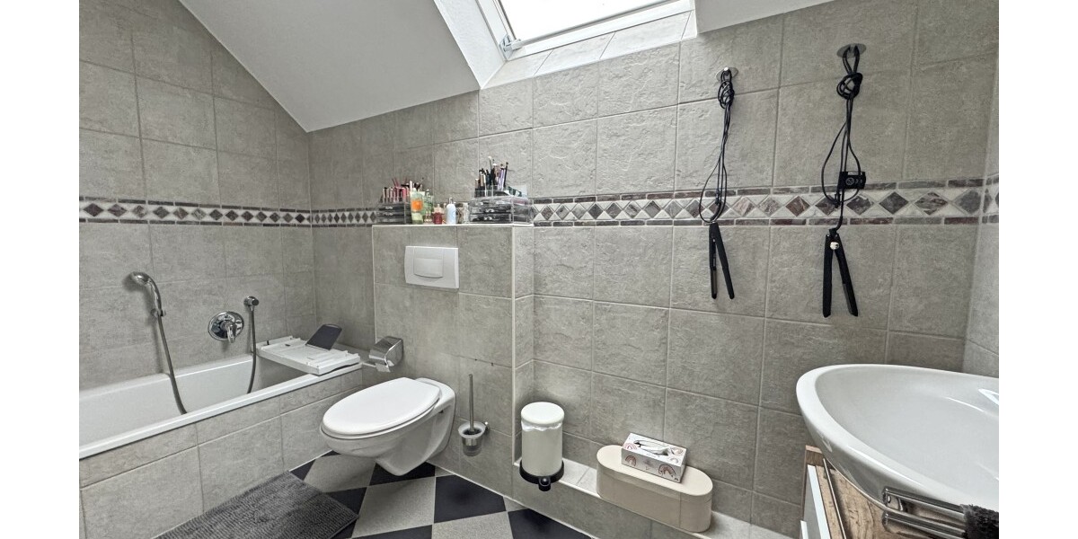 *Langenhain* Gepflegte Doppelhaushälfte in ruhiger Lage mit Nähe zum Wald* 6 zimmer