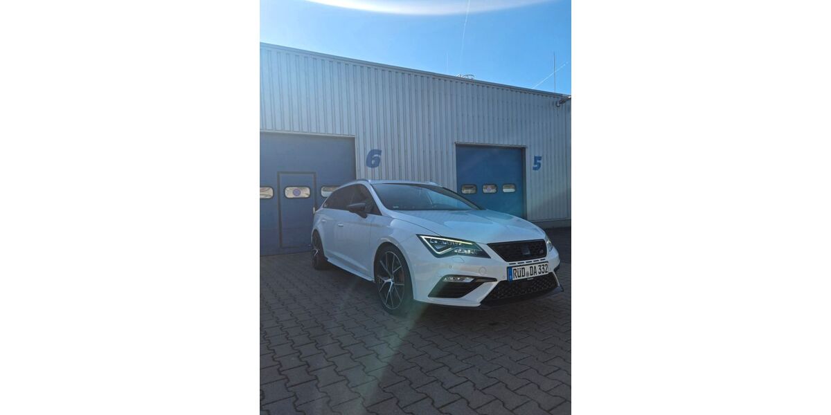 Seat Leon 84.000 km 18.900 &euro; Niedernhausen 65527
