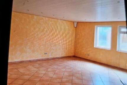 Büro Lagerfläche mit Wohnungstür zimmer