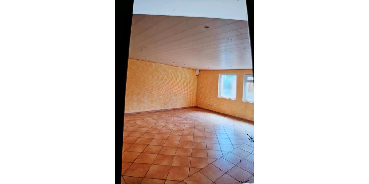 Büro Lagerfläche mit Wohnungstür zimmer