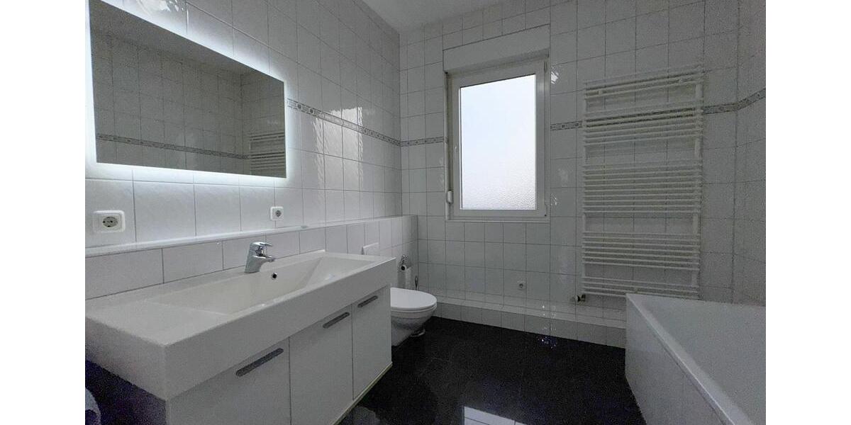 LIVE ON THE TOP FLOOR! Stylish 98 m² penthouse with terrace and underground parking 3 zimmer