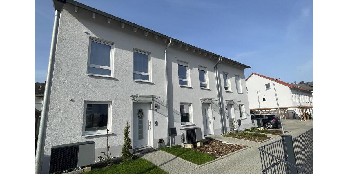 Reihenhaus Waldems - 5 Zimmer, 136 m&sup2;, 1.800&euro; | Angebot:25753739