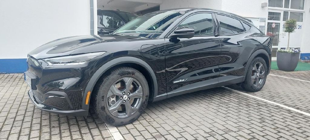 Ford Mustang Mach-E 32.000 km 31.990 € Rüsselsheim 65428