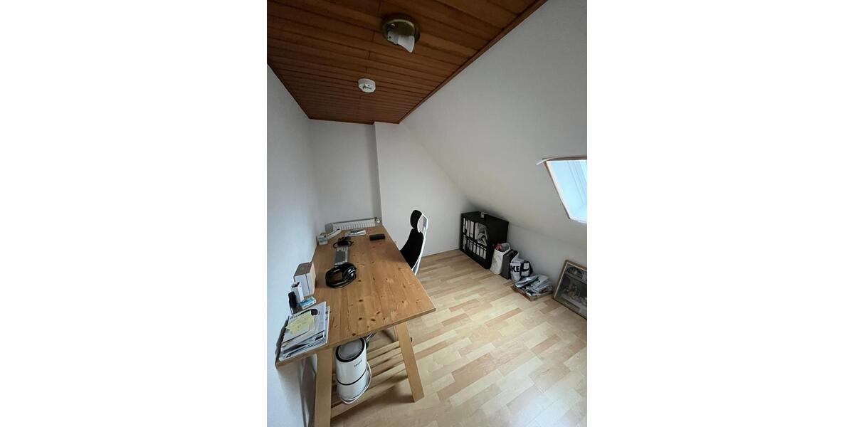 2 Zimmerwohnung + gr. Küche + Bad + Kellerraum in 64546 Mörfelden 2 zimmer