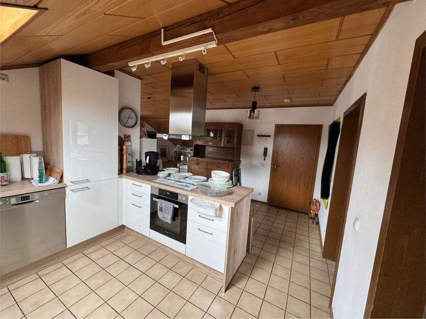 RESERVIERT !!Große Dachgeschoßwohnung - 2 Zimmer - 2 zimmer