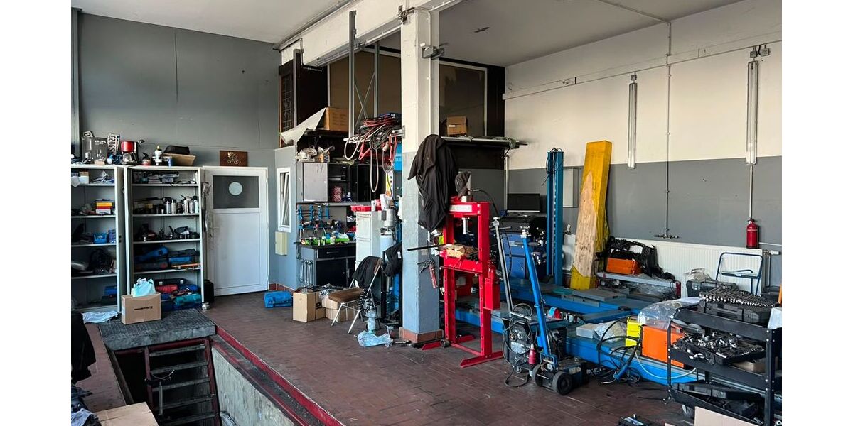 Gewerbeanwesen mit Bürogebäude, Werkstatt und großer befestigter Freifläche - Gewerbeobjekt Bischofsheim | Angebot:27298679
