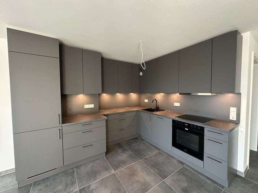 Wohnung zum Mieten in Frankfurt 2.050 € 82.03 m²