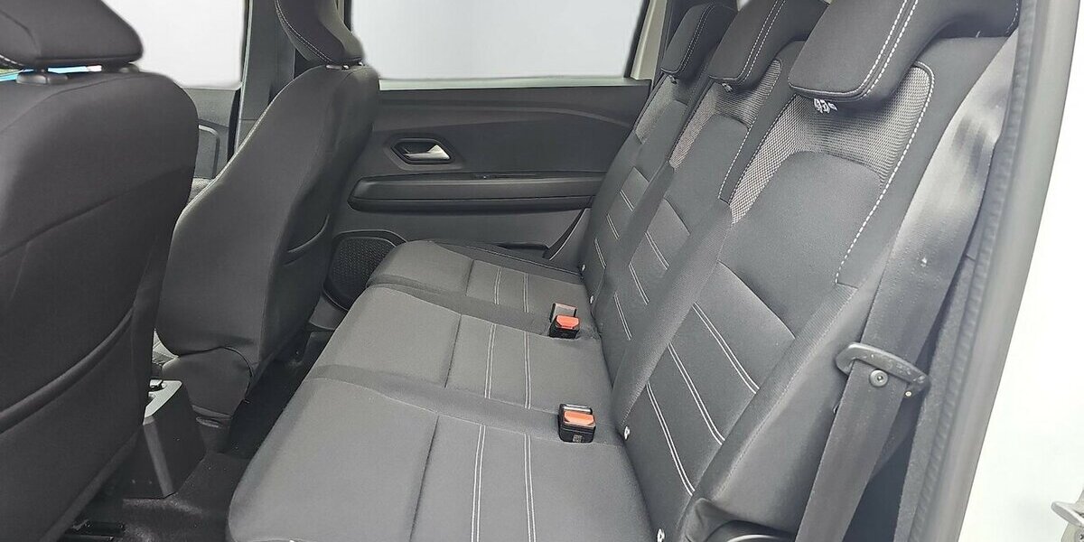 Dacia Jogger Comfort Scheckheft. Insp.Bremse vorne NEU 59.414 km 13.923 € Schwalbach/Taunus 65824