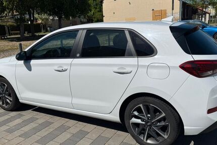 Hyundai i30 103.934 km 11.750 &euro; Wiesbaden 65189