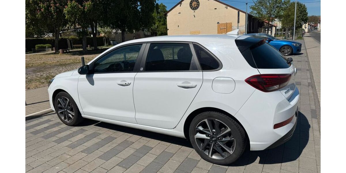 Hyundai i30 103.934 km 11.750 &euro; Wiesbaden 65189
