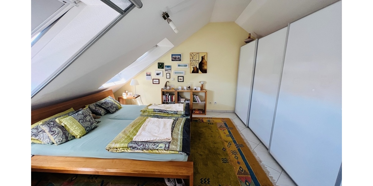 Frankfurt-Nied: Charmante 3-Zimmer-Maisonettewohnung mit Balkon! 3 zimmer