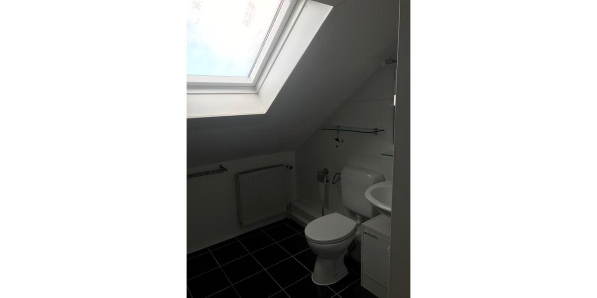 Dachgeschoßwohnung Rüsselsheim am Main - 3 Zimmer, 70 m&sup2;, 800&euro; | Angebot:26527294