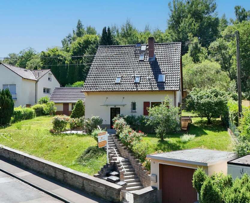 Haus zum Kaufen in Wiesbaden 495.000 € 149.6 m²