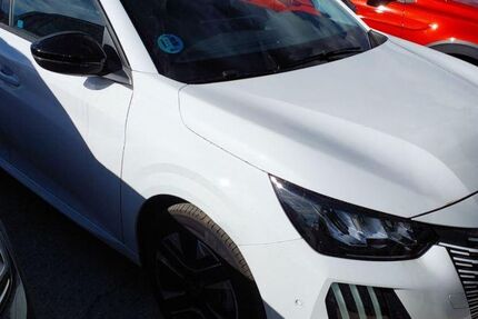 Peugeot 208 14.781 km 19.880 € Rüsselsheim 65428