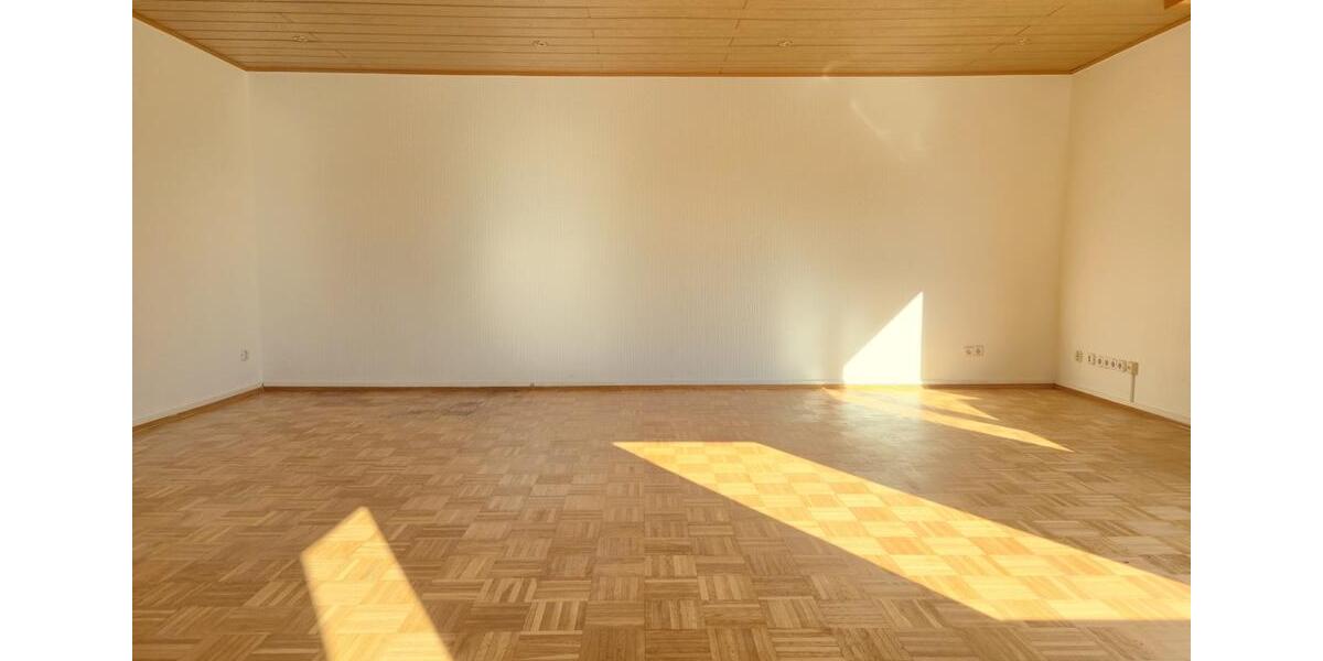 DOGS WELCOME IN DUPLEX HOME! Cozy house with fitted kitchen and spacious courtyard 4 zimmer