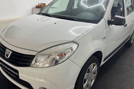 Dacia Sandero 122.236 km 1.990 &euro; Wiesbaden 65207