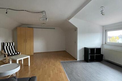 2-Zimmer 50 m² Dachwohnung in Gustavsburg + Kellerraum 2 zimmer