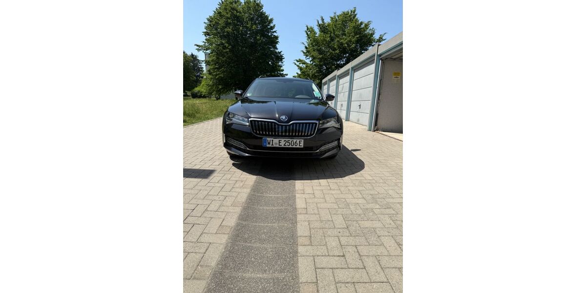 Skoda Superb 156.472 km 17.499 &euro; Wiesbaden 65205