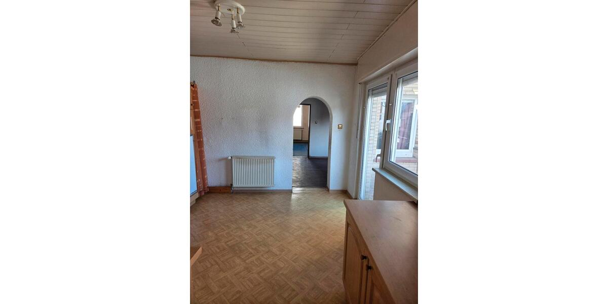 Etagenwohnung Wiesbaden Mainz-Kostheim - 5 Zimmer, 130 m&sup2;, 330.000&euro; | Angebot:27429708