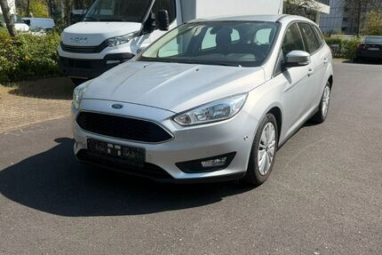 Ford Focus 87.611 km 7.990 &euro; Steinbach 61449