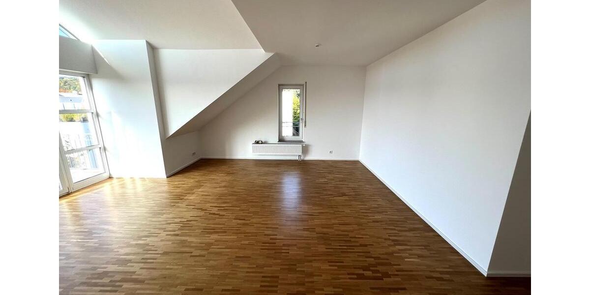 Dachgeschoßwohnung Kronberg im Taunus - 3 Zimmer, 88 m&sup2;, 1.700&euro; | Angebot:25973695
