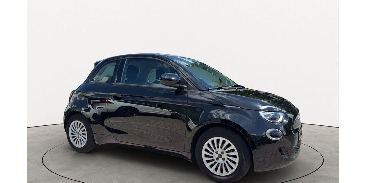 Fiat 500e 24.029 km 16.370 &euro; Oberursel (Taunus) OT Oberursel 61440
