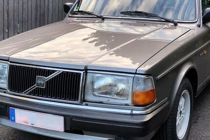 Volvo 240 187.500 km 8.900 &euro; Oberursel 61440