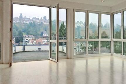 Lichtdurchflutete 3,5 Zimmerwohnung mit Panorama und 2 Balkonen 3 zimmer