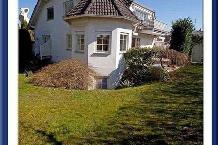 OBERURSELTs. Große EG-Wohnung mit riesigem Garten (Im 2-FH!!) 4 zimmer