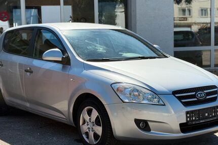 Kia ceed / Ceed 232.825 km 2.250 &euro; Wiesbaden 65203