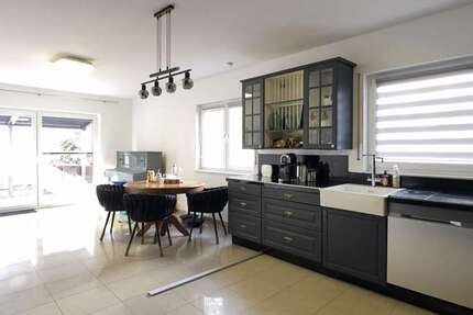 Haus zum Kaufen in Schwalbach am Taunus 729.000 € 124 m² 4 zimmer