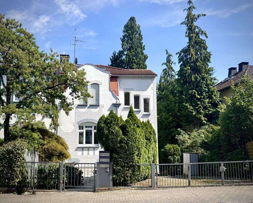 Haus zum Mieten in Wiesbaden 3.500 € 206.16 m²