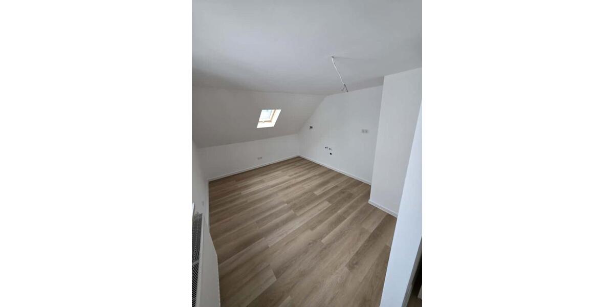 Dachgeschoßwohnung Wiesbaden Bierstadt - 2 Zimmer, 47 m&sup2;, 800&euro; | Angebot:25370166