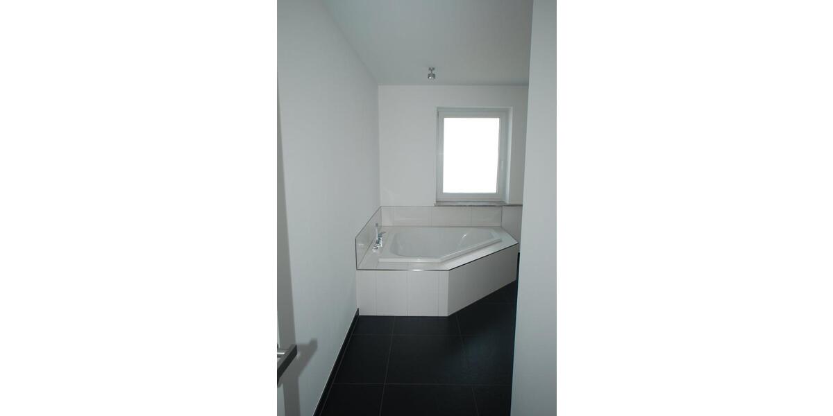 Etagenwohnung Mainz Laubenheim - 4 Zimmer, 136 m&sup2;, 1.995&euro; | Angebot:26316571