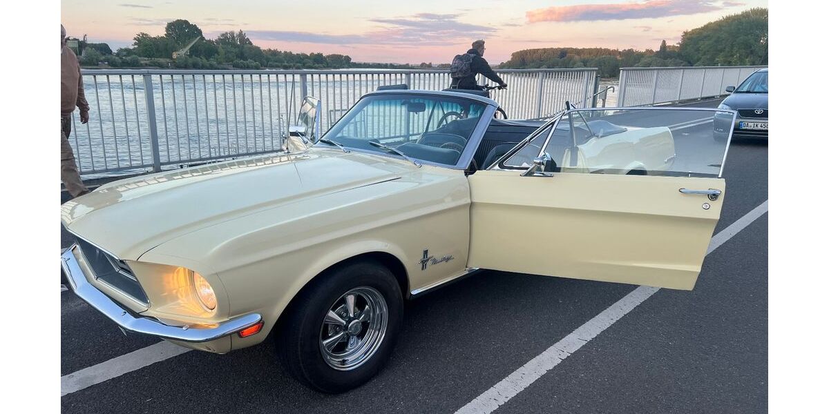 Ford Mustang 2.000 km 52.500 &euro; Rüsselsheim 65428