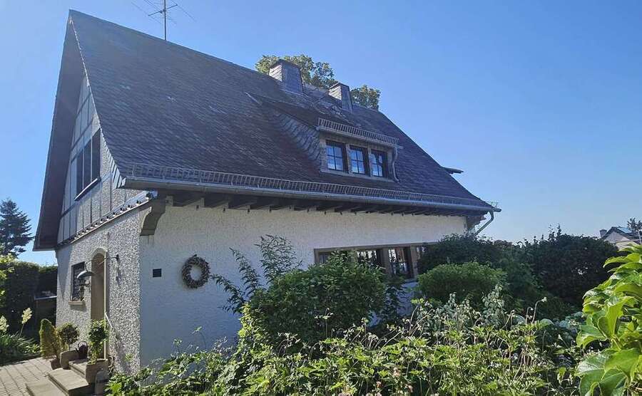 Haus zum Mieten in Schlangenbad 2.950 € 188 m²
