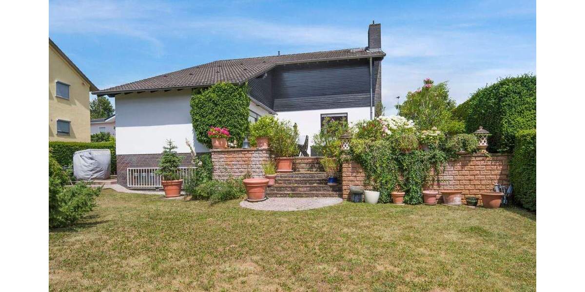 Einfamilienhaus Wiesbaden Nordenstadt - 7 Zimmer, 223 m&sup2;, 869.000&euro; | Angebot:25694639