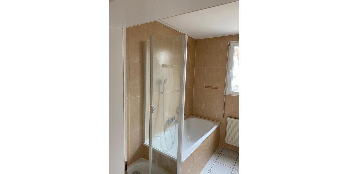 Dachgeschoßwohnung Liederbach am Taunus - 3 Zimmer, 82 m&sup2;, 1.020&euro; | Angebot:26415771