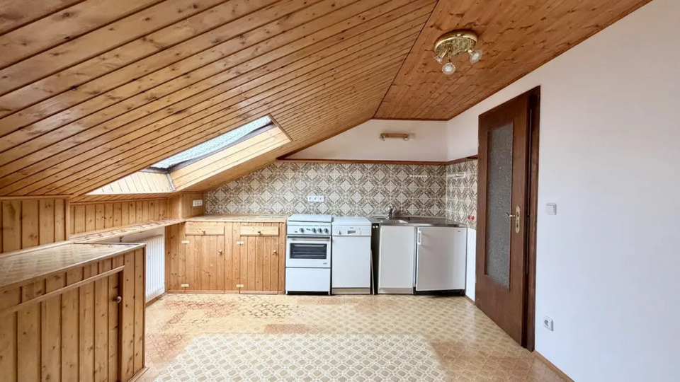 Dachgeschoßwohnung Schmitten im Taunus - 3 Zimmer, 77 m&sup2;, 140.000&euro; | Angebot:25894303