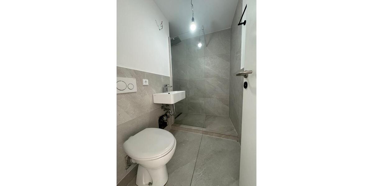 kernsanierte helle 2 Zimmer-Wohnung mit TG Stellplatz und Balkon 2 zimmer