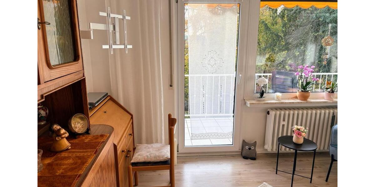 Helle, gut geschnittene 2,5-Zimmer-Wohnung mit EBK und Balkon 2.5 zimmer