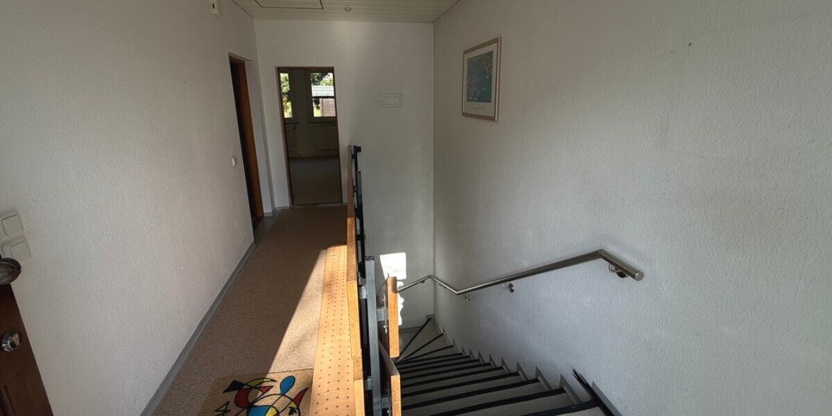 Schwalbach: Ruhig wohnen am Grüngürtel – Bungalow mit großem Garten und vielseitigem Raumangebot - Bungalow Schwalbach | Angebot:26534677