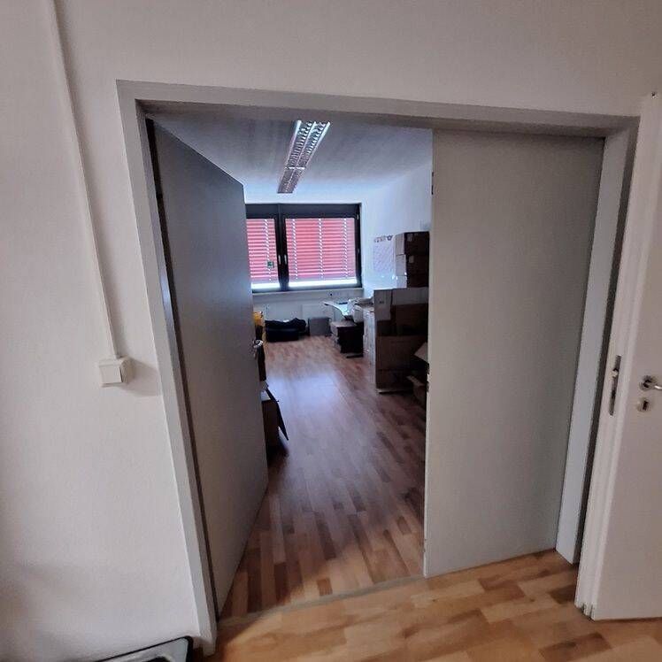 Ffm.-Griesheim: Bürofläche ca. 250 m² - Flughafen und Messe schnell erreichbar