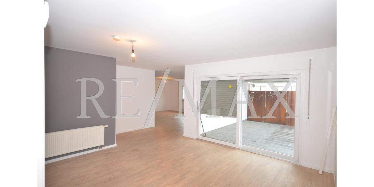 Geräumiges Einfamilienhaus mit Einbauküche und Garten in Wörsdorf- Haustiere willkommen 8 zimmer